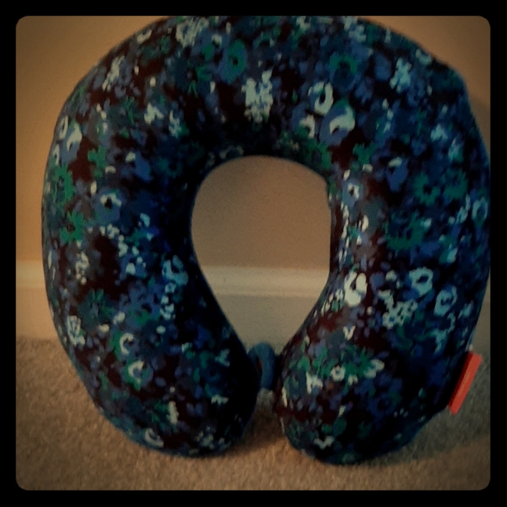 Neck pillow